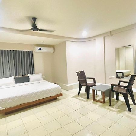 Hotel Royal Orbit Райкот Екстериор снимка