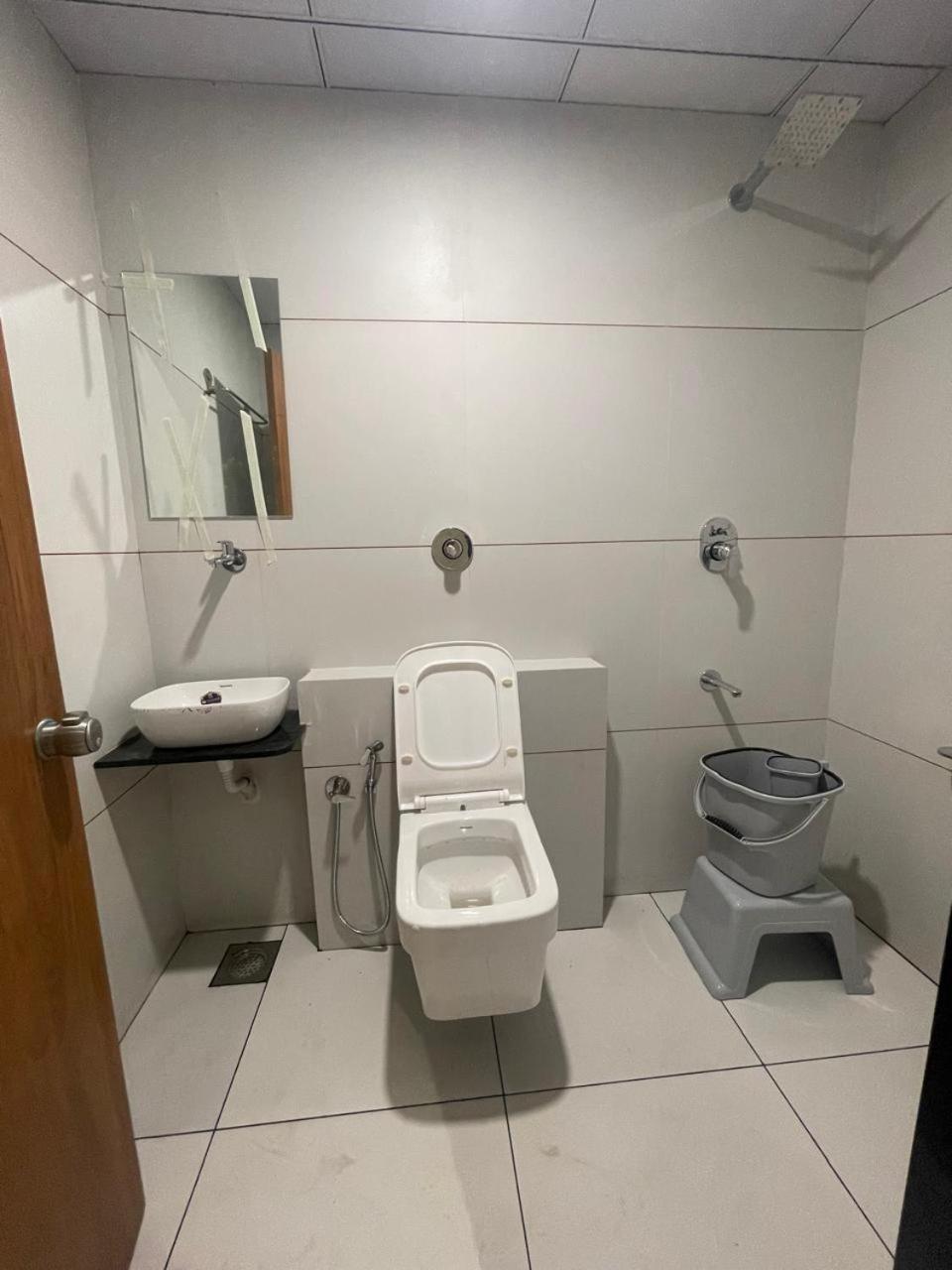 Hotel Royal Orbit Райкот Екстериор снимка
